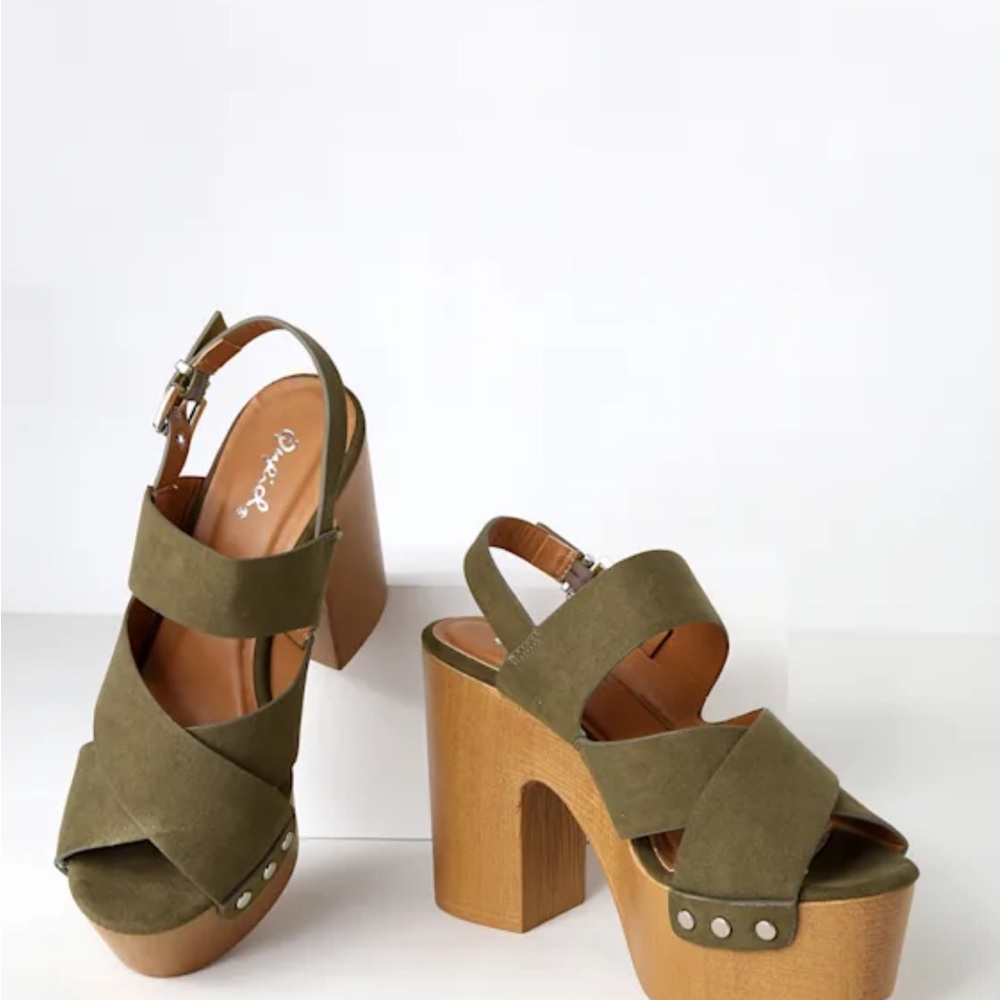Lulu’s Wedged Heels - Picture 2 of 6